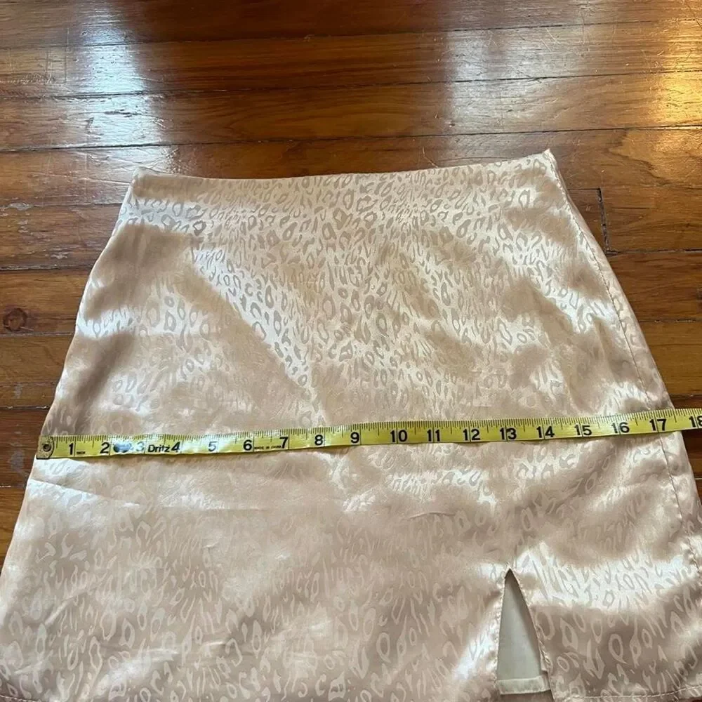 Altered State Cream Leopard Satin Mini Skirt Slit Size M y2k Boho Flirty